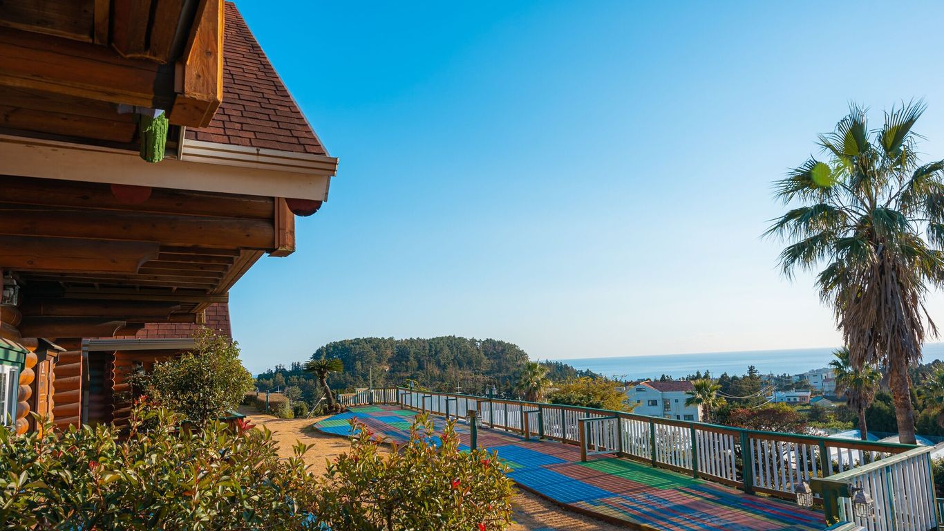 Jungmun Log Pension & Resort