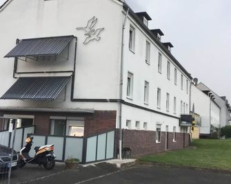 NR 2 ground floor 3 ZKB for companies and families - Vellmar - Building