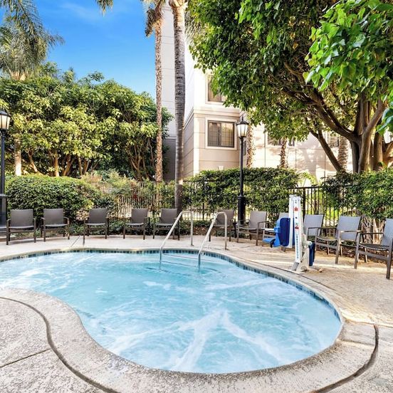 Pool view of Sonesta Anaheim Resort Area