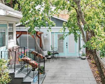 Bayshore Studio/Golf/ColdPlunge/FireTable/Ask about early check-in for 35! - Tampa - Pati