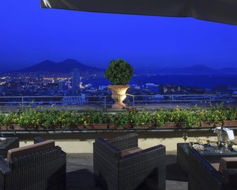 Hotel San Francesco Al Monte - נאפולי - מרפסת