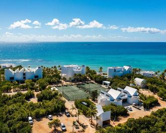 Altamer Resort - West End Village