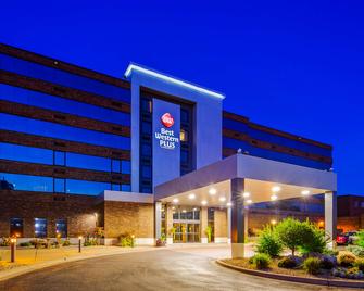 Best Western Plus Kelly Inn - St. Cloud - Building
