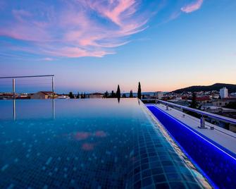 Art Hotel - Split - Pool