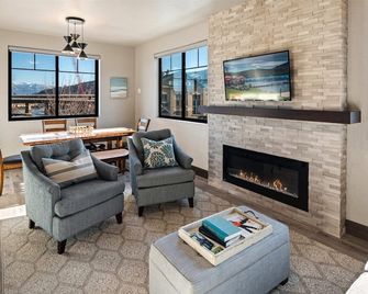Downtown, Waterfront, Marina - Sandcreek Lofts - Sandpoint - Living room