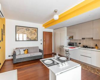 Duke Apartment - San Donato Milanese - by Host4U - San Donato Milanese - Cucina