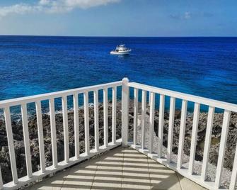 Little Cayman 3 Bedroom Oceanfront Private Villa - Little Cayman - Balcony