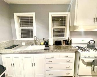 XL Sacramento Studio Midtown Downtown Newly Renovated - Work Play Stay - Sacramento - Cocina