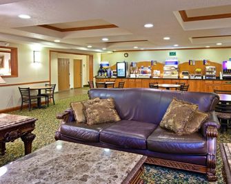Holiday Inn Express & Suites Logan By IHG - Logan - Lounge