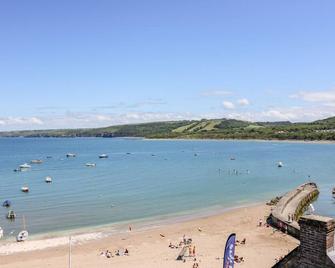 Cwtsh Cragen - New Quay - Beach