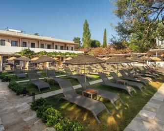 Daphnis Hotel - Golturkbuku - Patio