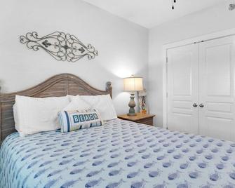 Emerald Isle unit 406 - Two Bedroom Condo - Pensacola Beach - Ložnice