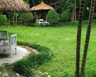 Samarth Bardia Adventure Resort - Bangaun - Patio