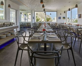 كوروس فيليدج هوتل - للبالغين فقط - باريسا - مطعم