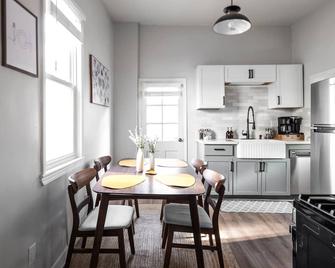 Mid-Century Modern Retreat in Little Italy - Cleveland - Kitchen