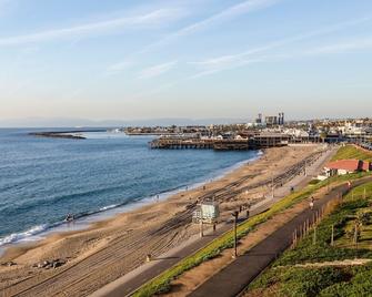 Redondo Beach Ocean Front Condominium at Esplanade - Redondo Beach - Beach