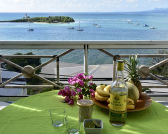 ريزيدنس توركواز جوادلوب - لو جوسيير - شرفة