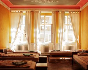 Charles Bridge Hostel & Apartments - Praga - Camera da letto