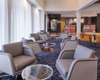 Courtyard by Marriott Detroit Livonia - Livonia - Lounge