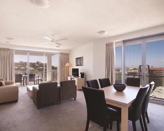 Oaks Townsville Gateway Suites - Townsville - Bedroom