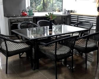 Kaba Kada \'Daintree\' House - Diwan - Comedor