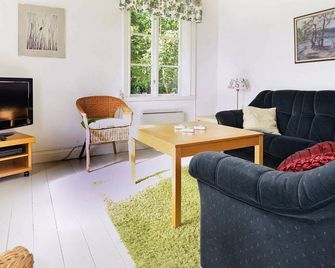 5 Person Holiday Home in Mariefred-by Tr - Mariefred - Вітальня