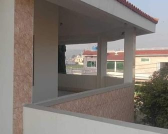 Impeccable 4-bed Villa in Mirpur Azad Khasmir - Mirpur - Balcón