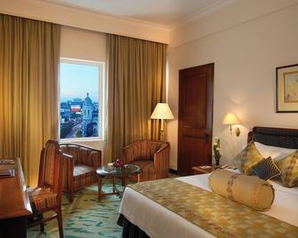 Peerless Hotel Kolkata - Kolkata - Bedroom