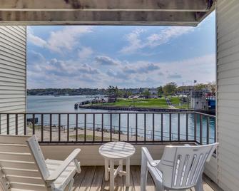 239 Edgewater Inn - Charlevoix - Balcony