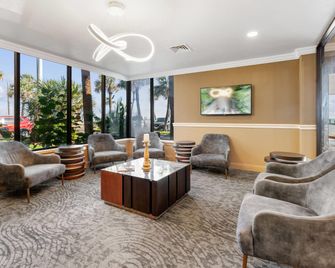 Beachfront Palms Resort Galveston, an Ascend Collection Hotel - Galveston - Lounge