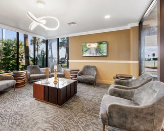 Beachfront Palms Resort Galveston, an Ascend Collection Hotel - Galveston - Lounge
