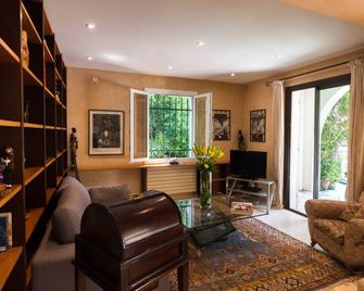 Villa Tsavorite - Cannes Californie - קאן - סלון