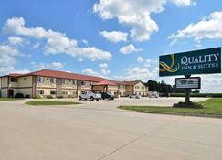 Quality Inn & Suites - Grinnell - Bâtiment