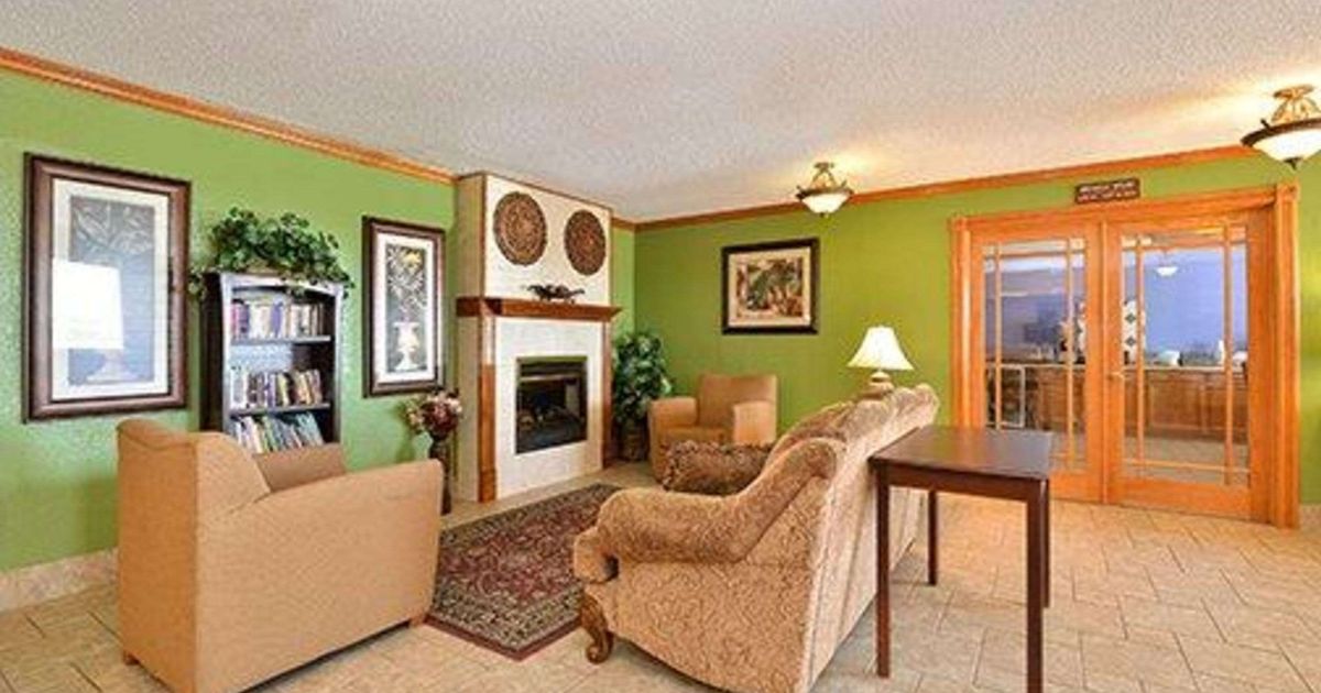 Quality Inn and Suites Grinnell near University £40. Grinnell Hotel