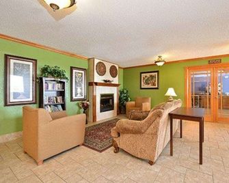 Quality Inn and Suites Grinnell near University - Grinnell - Soggiorno