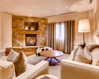Luxury Vail Solaris Studio Vacation Rental Set at the Base of the Mountain Just Steps From the Gondola - Vail