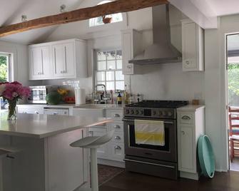 Work and Play Special! Extended Stay Discount - Shelter Island - Cuisine