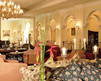 Montrose - A Mayfair Collection Hotel - Kuwait City - Lounge
