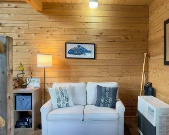 Relax, connect, and enjoy self check-in! Close to Clarkson University! - Potsdam - Sala de estar
