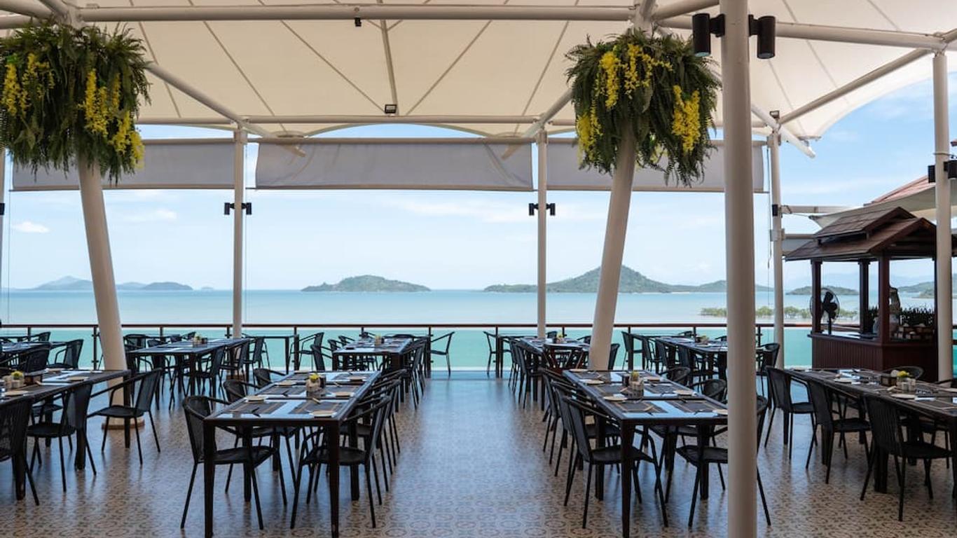 Victoria Cliff Hotel & Resort