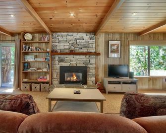 43A Mountain Retreat - North Wawona - Sala de estar
