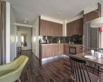 Forenom Serviced Apartments Espoo Tapiola - Esbo - Kjøkken