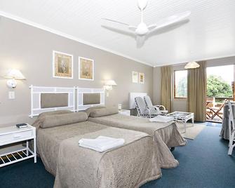 Pine Lodge Resort - Port Elizabeth - Bedroom