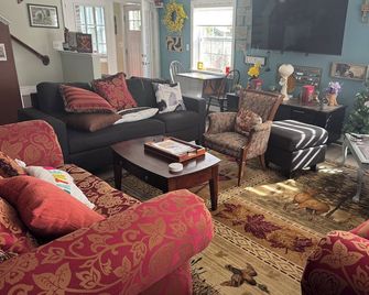 Pine Tree Trail Lodge - Pittsfield - Sala de estar