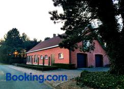 B&B Bergenhof - Hoogstraten - Building