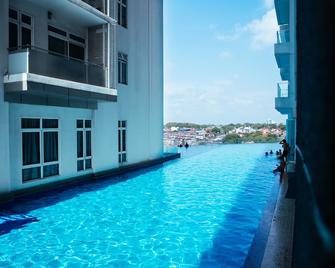 Ksl Studio Homestay By Immaculate - Johor Bahru - Piscina