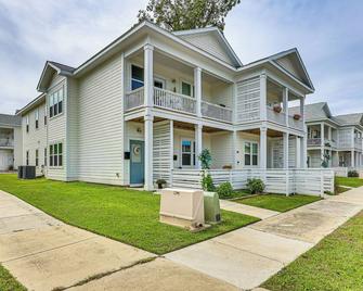 Walk To Riverfront District: Bright Wilmington Apt - Wilmington - Budova
