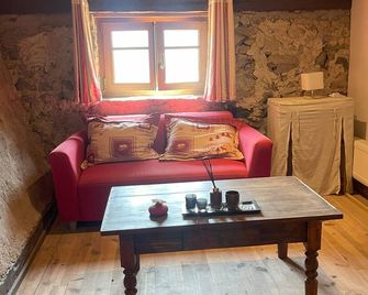 Quiet farmhouse near Gérardmer - Ban-sur-Meurthe-Clefcy - ห้องนั่งเล่น