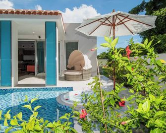 pool villa Sanrriott Okinawa Motobu - Motobu - Pool