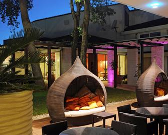 Hotel Coral Plava Laguna - Umag - Patio